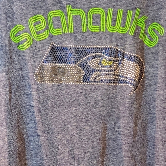 83. NWTs ~ NFL 🏈 Licensed Favorite T-Shirt ~Touch by Alyssa Milano ~ Seahawks!! - Picture 1 of 12